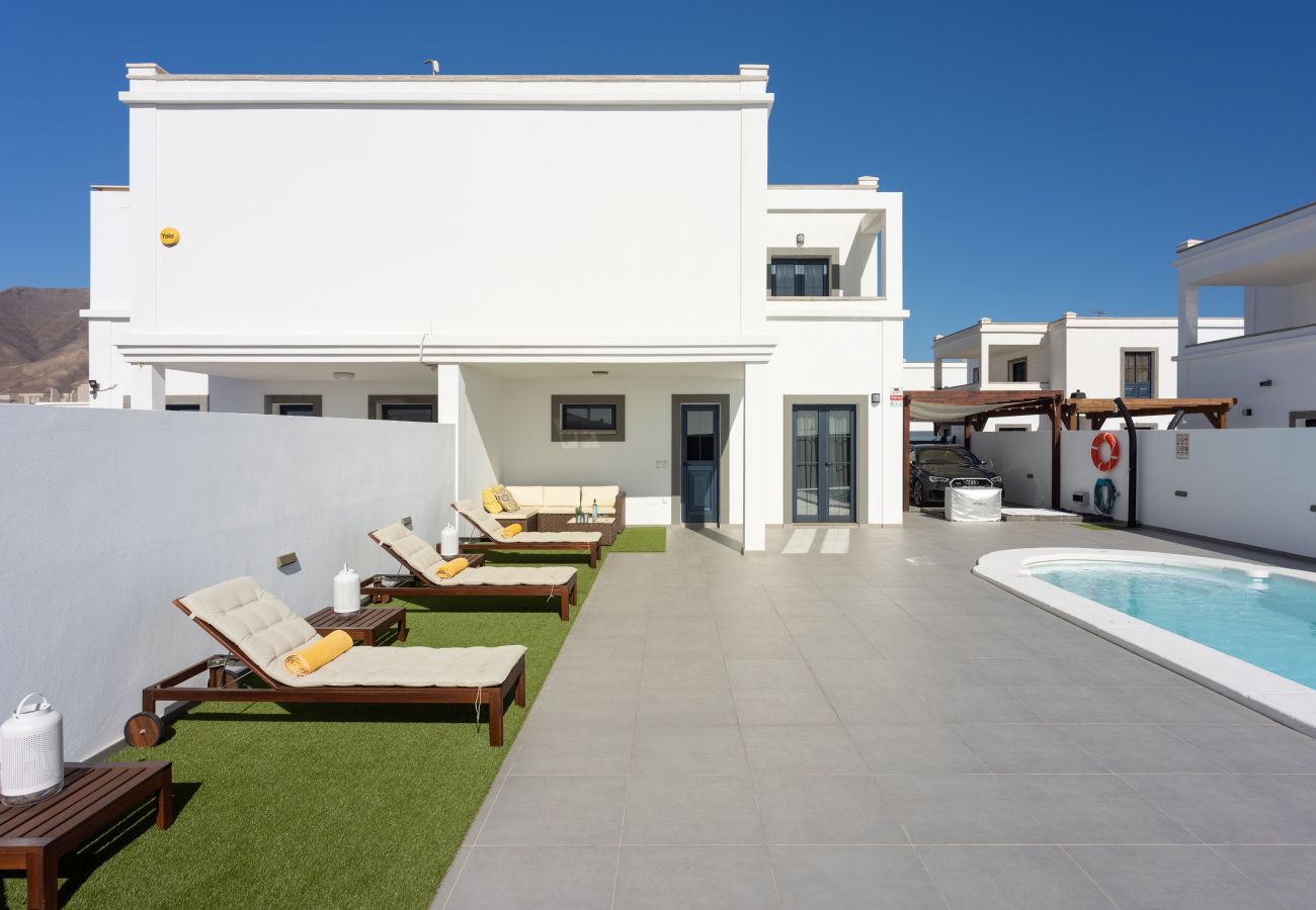 Villa en Playa Blanca - TEBAR BEACH