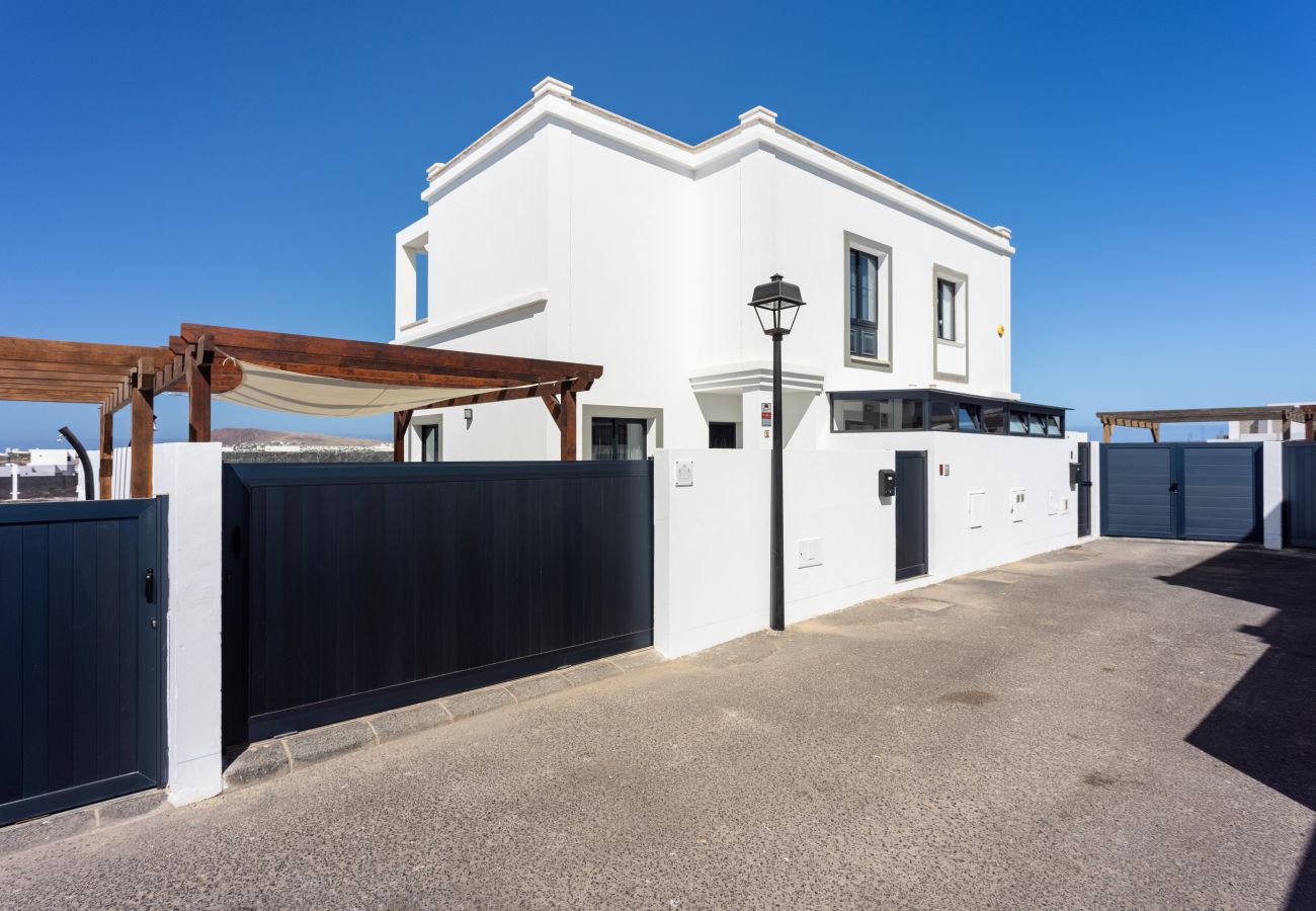 Villa en Playa Blanca - TEBAR BEACH