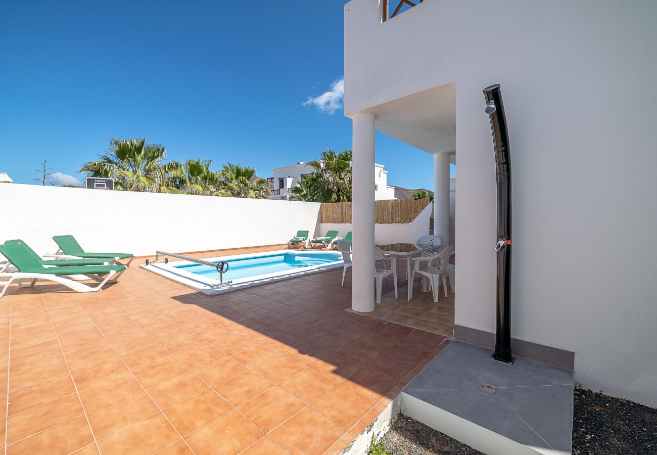 Villa en Playa Blanca - CASA LAGO, private villa in Playa Blanca