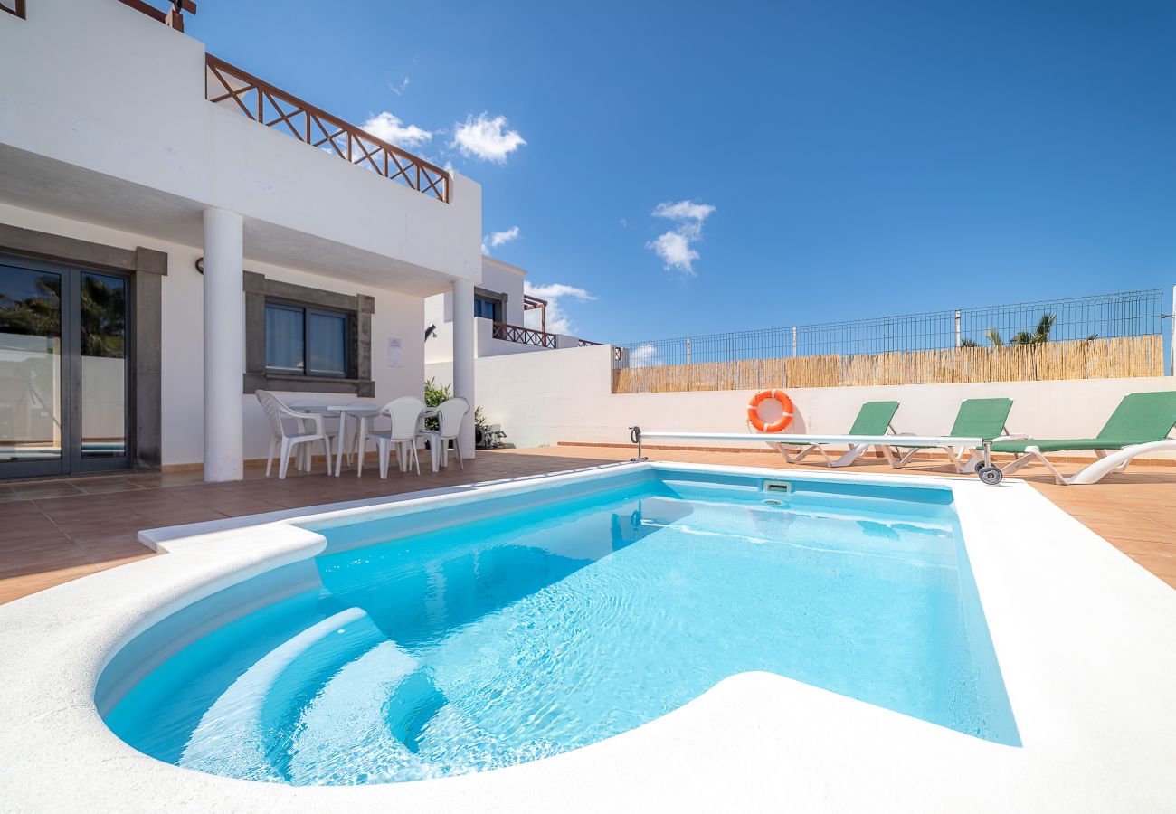 Villa en Playa Blanca - CASA LAGO, private villa in Playa Blanca
