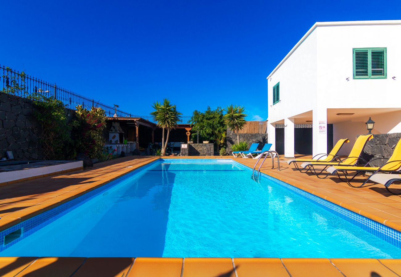Villa a Playa Blanca - VILLA LEONARD