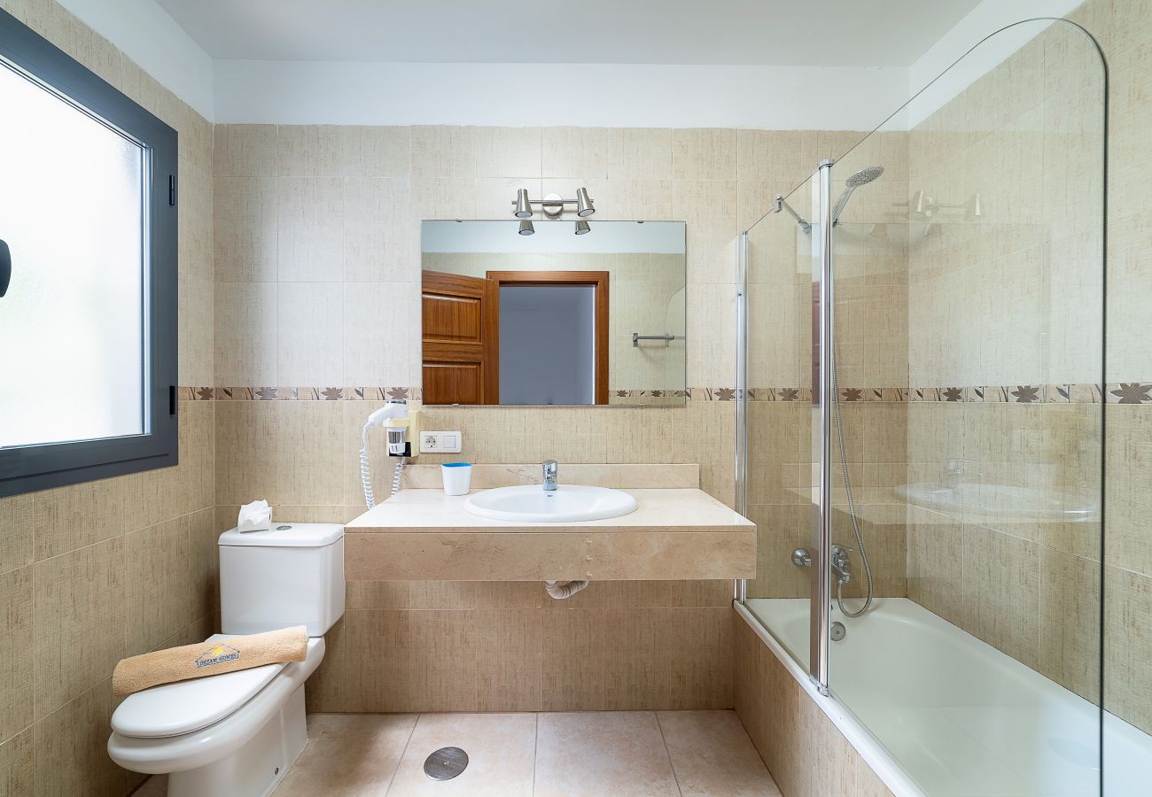Villa a Playa Blanca - CASA LAGO, private villa in Playa Blanca