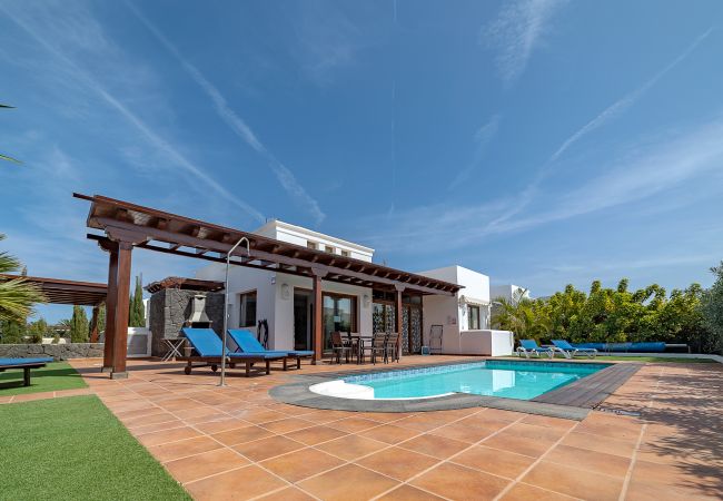 Villa/Dettached house in Playa Blanca - Ref. 182727