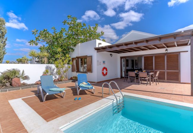 Villa/Dettached house in Playa Blanca - Ref. 182729